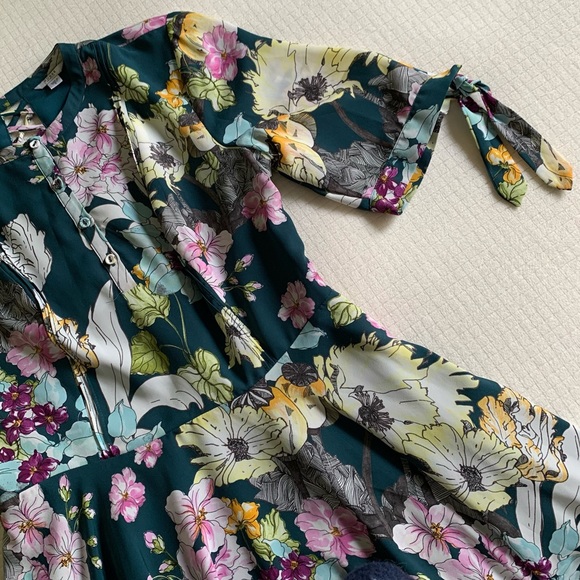 NWOT Guess floral fit&flare dress - Picture 12 of 16